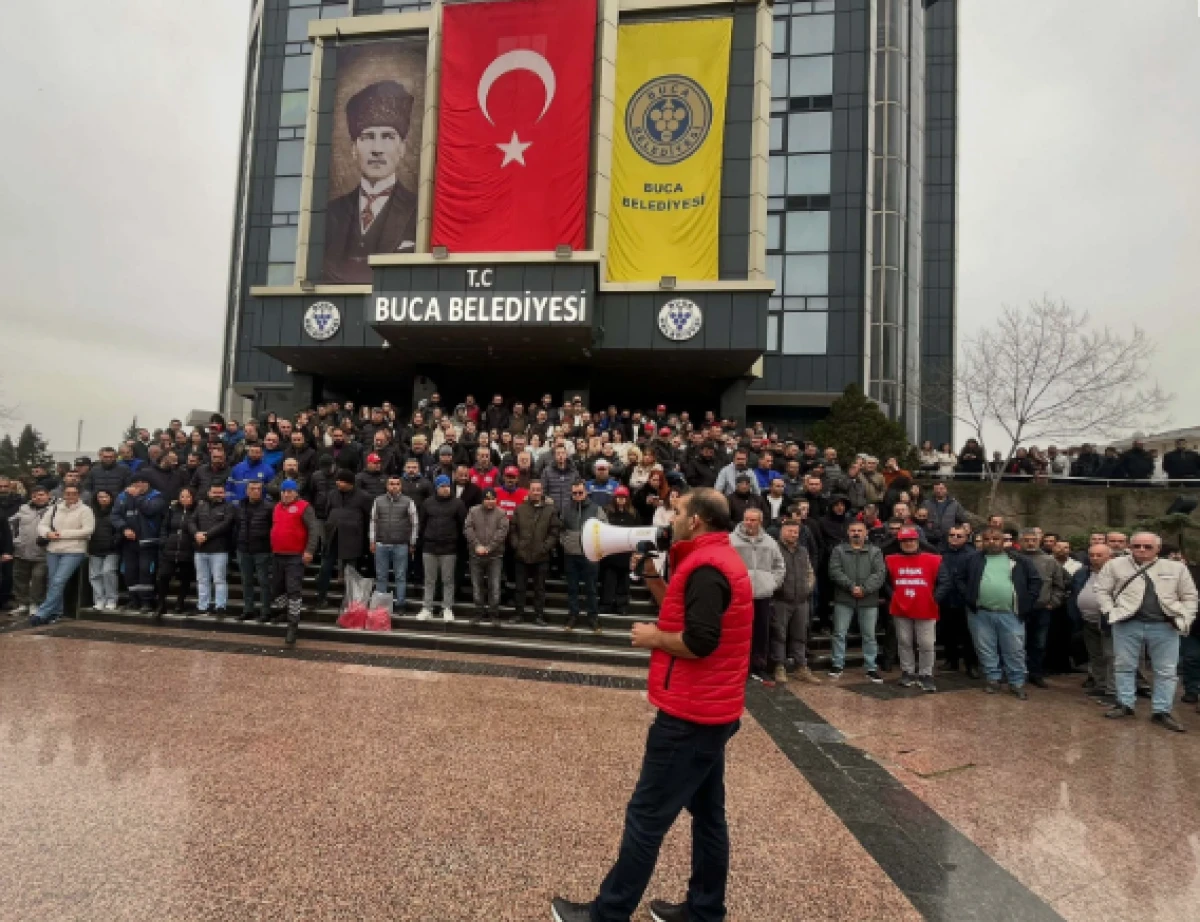 Buca Belediyesi'nde iş&ccedil;iler yeniden iş bıraktı 