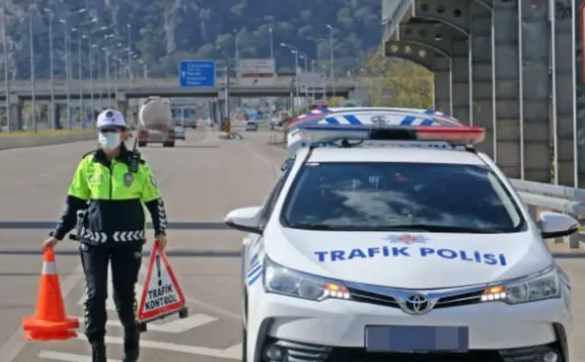 Burdur! Yaptıkları hatayla ara&ccedil;ları trafikten men edildi