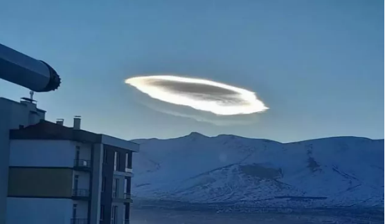 Bursa ve Van'ın ardından Niğde'de de mercek bulutu görüldü!