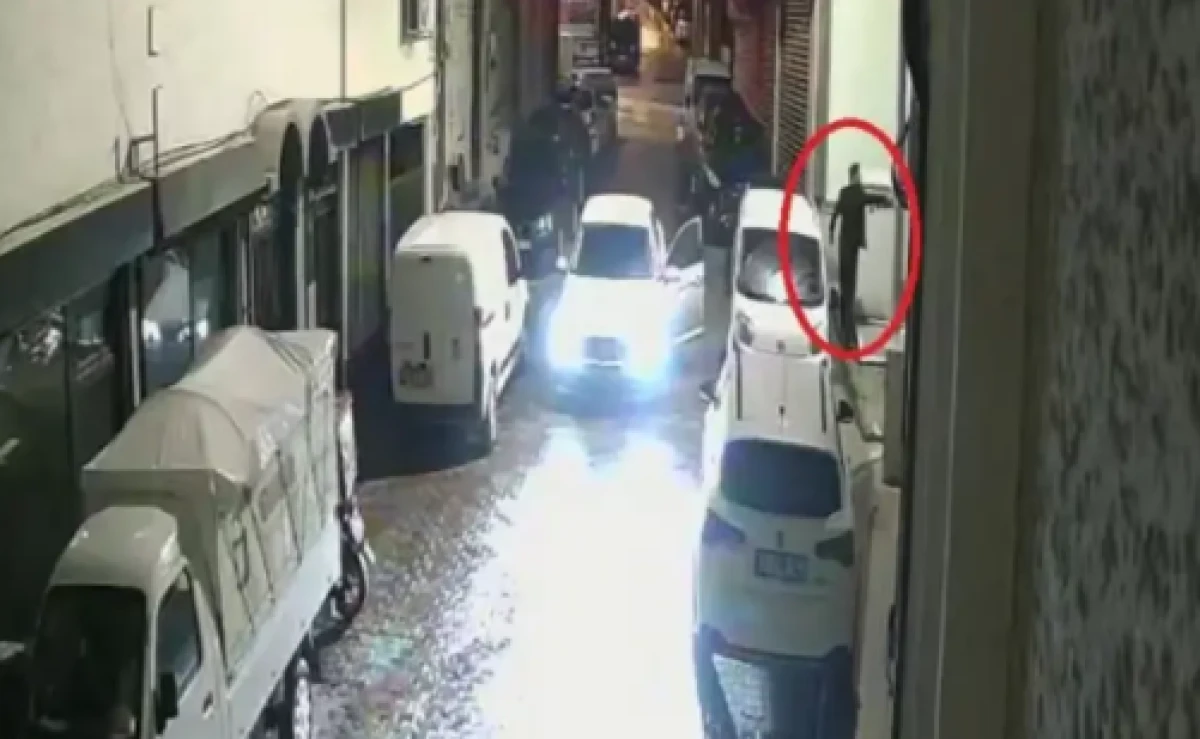 Bursa&rsquo;da husumetlileri tarafından sokağa &ccedil;ağrılan gence kurşun yağmuru&rsquo;da husumetlileri tarafından sokağa &ccedil;ağrılan gence kurşun yağmuru