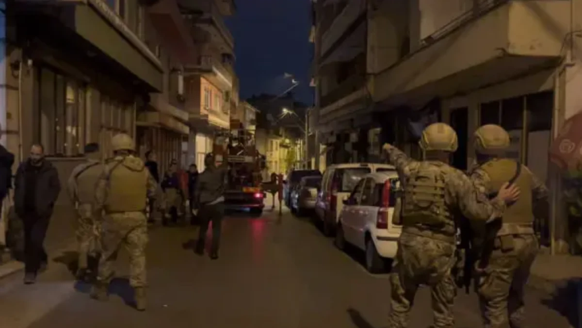  Bursa'da rehine krizi! Mahalleye giriş &ccedil;ıkışlar kapatıldı... &Ouml;zel harekat devreye girdi