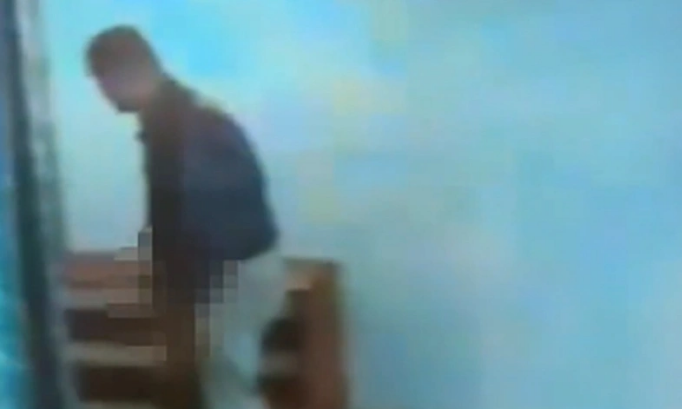 Cami'de mide bulandıran olay!              