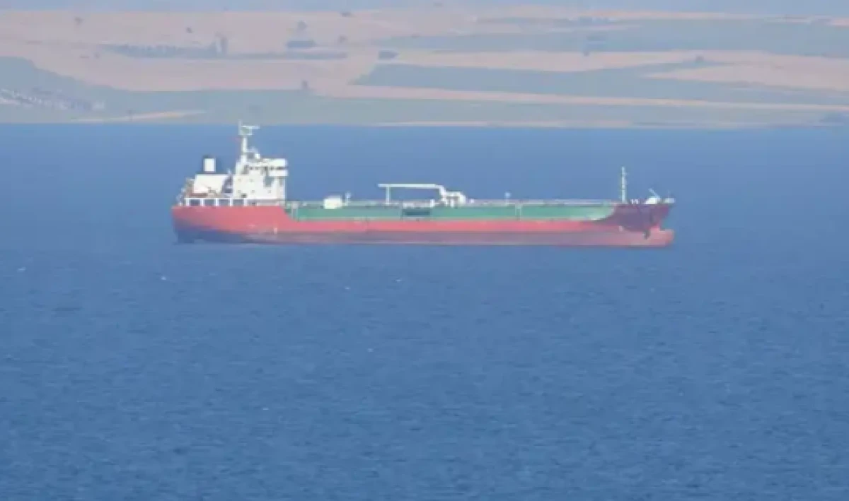 &Ccedil;anakkale Boğazı'nda korku dolu anlar! Kimyasal tankerde yangın &ccedil;ıktı