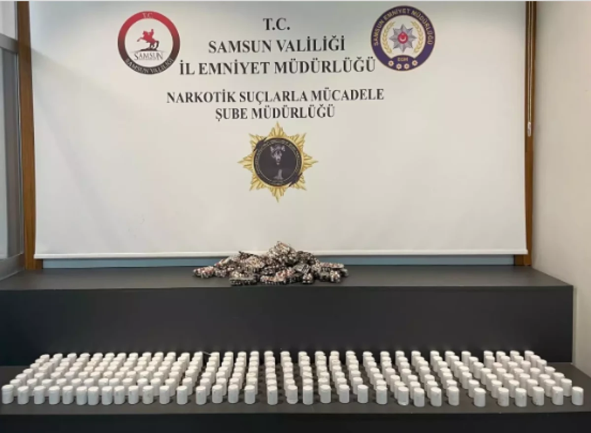 Çatı katında uyuşturucu hap baskını!     