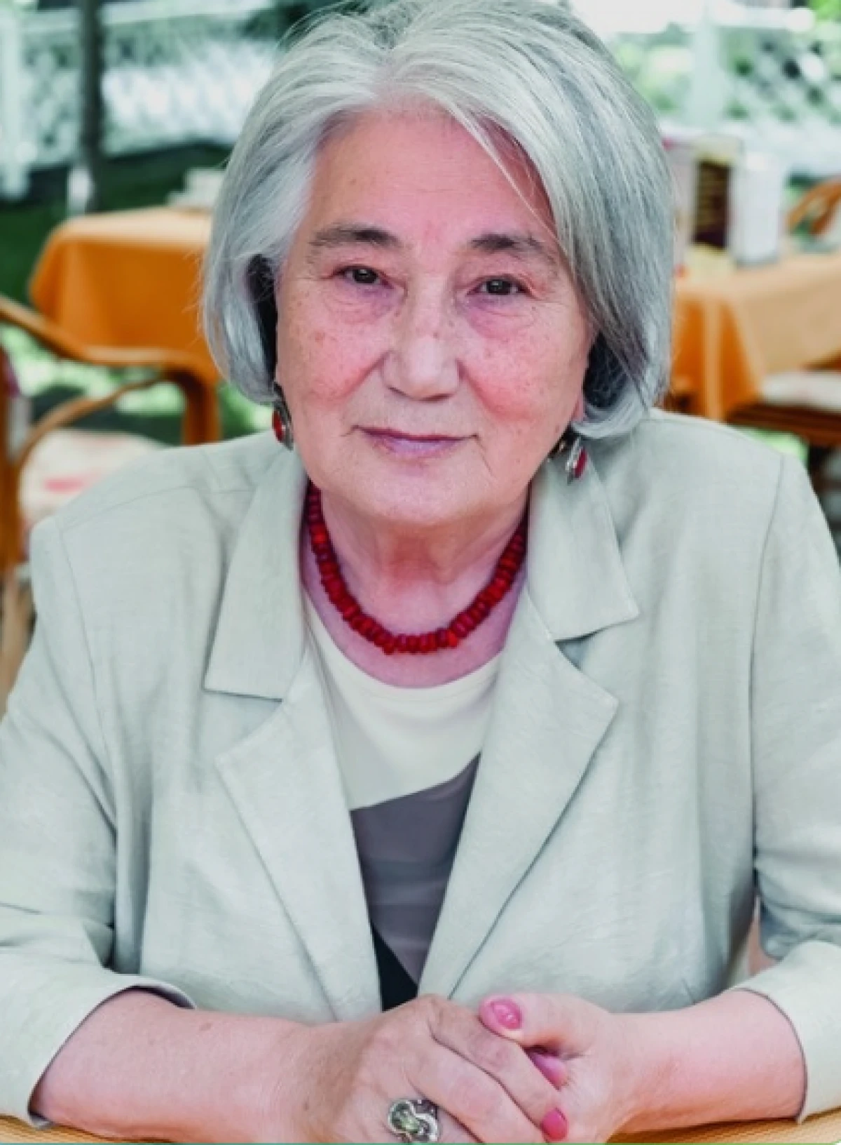 Cengiz Aytmatov'un kız kardeşi Roza Aytmatova hayatını kaybetti