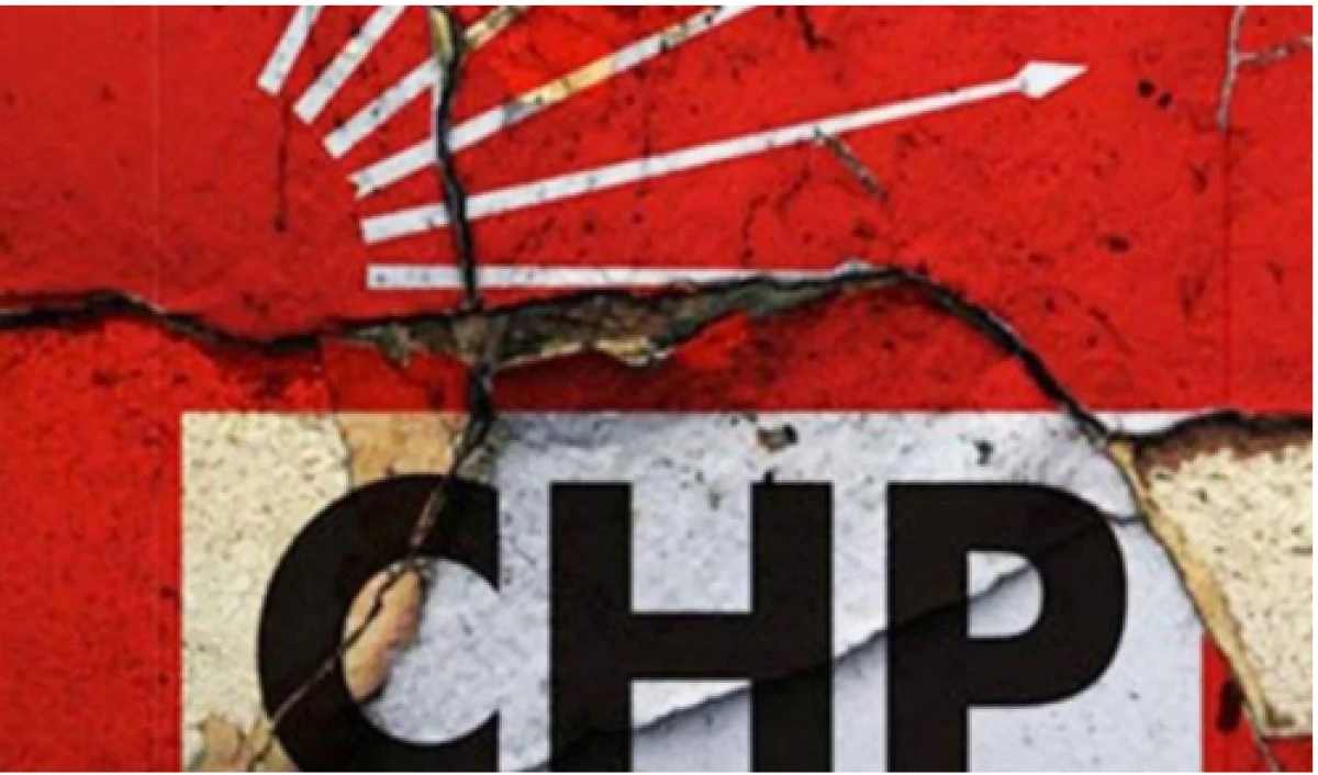 CHP bir bir d&ouml;k&uuml;l&uuml;yor! Bir istifa daha geldi 