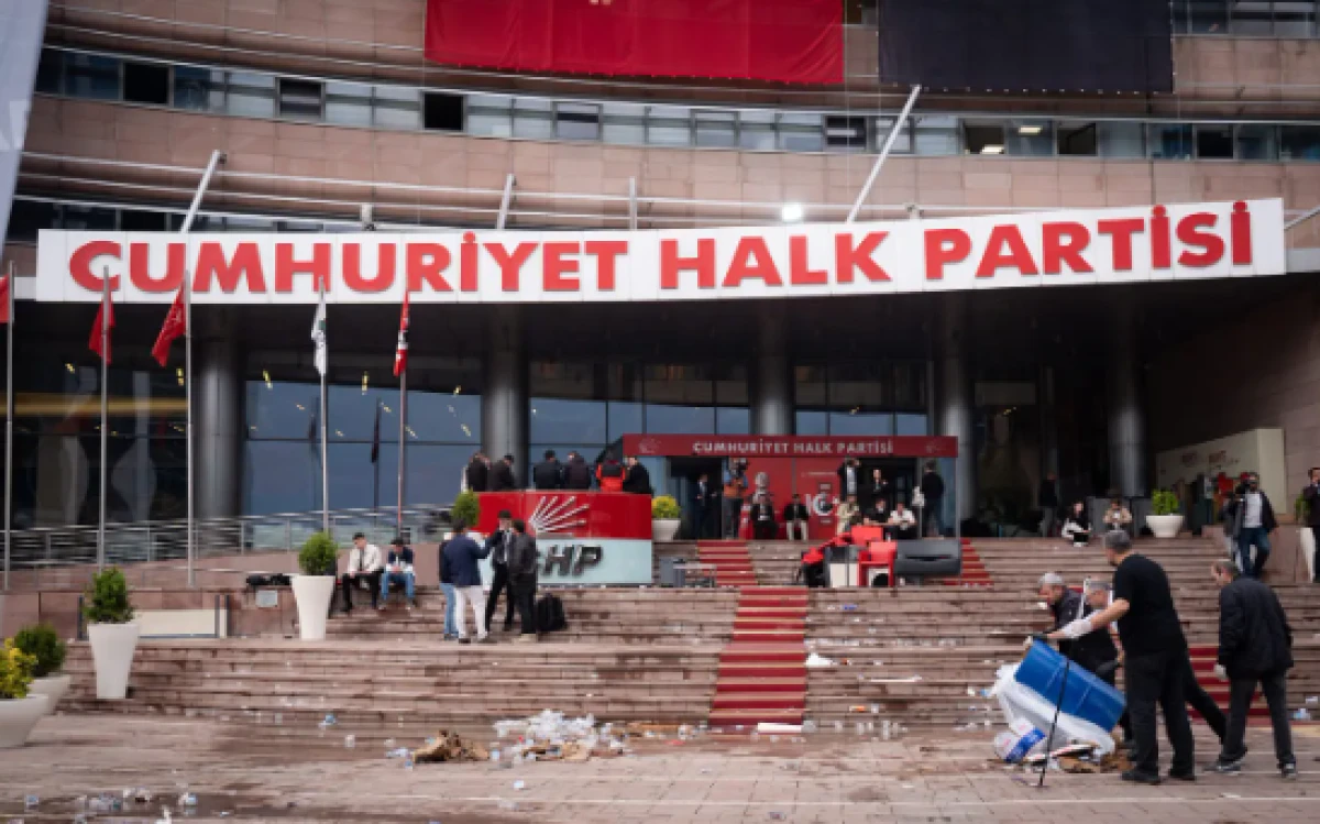 CHP b&ouml;l&uuml;nd&uuml;! Saflar netleşti! Kim, kimi destekliyor? Listede s&uuml;rpriz isimler