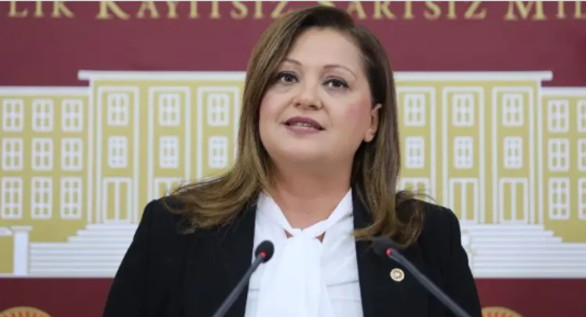 CHP'de Burcu K&ouml;ksal hareketliliği! Bir isim g&ouml;revden alındı, eylem &ccedil;ağrısı yapıldı
