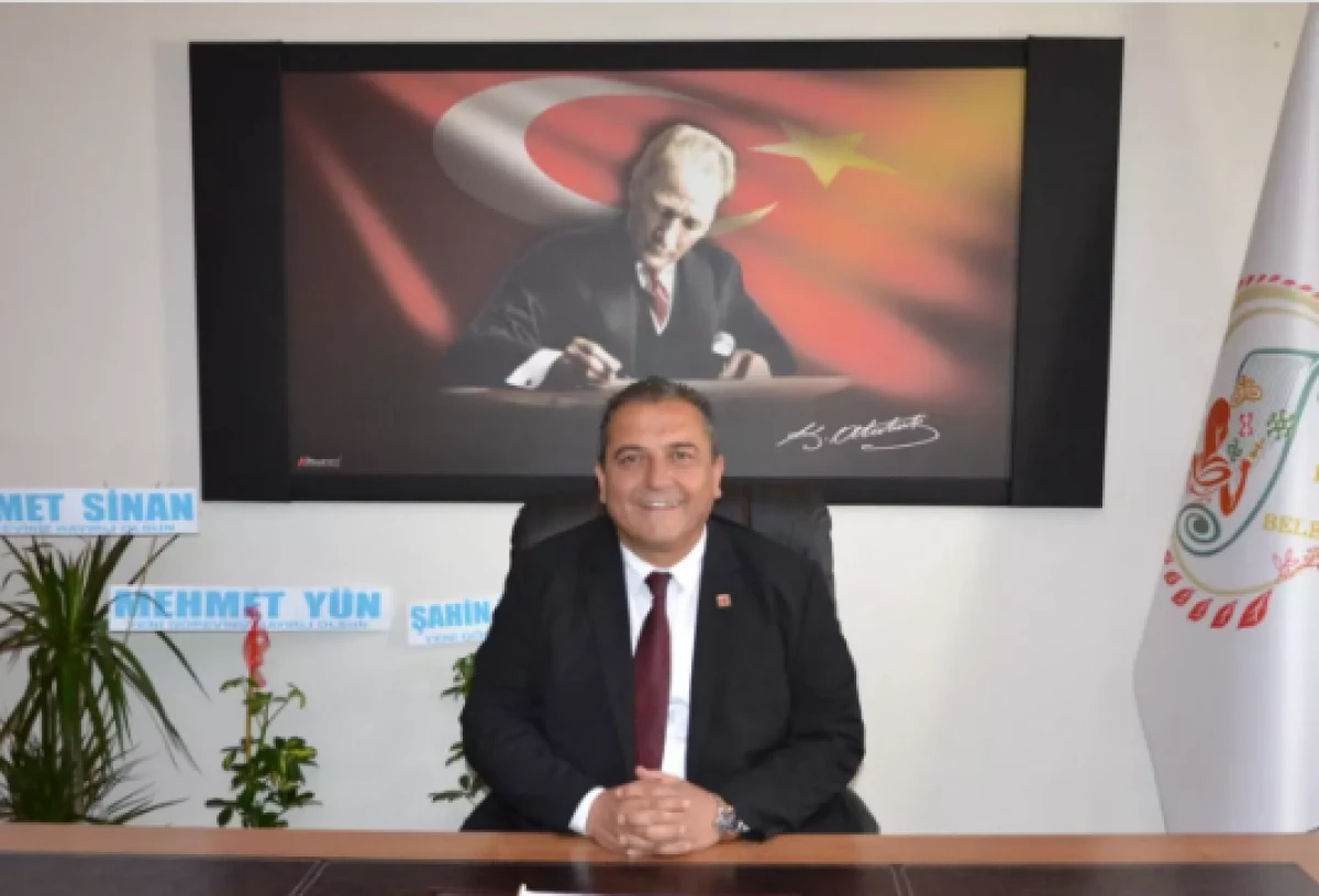 CHP'li Eşme Belediye Başkanı Yılmaz Tozan ve eşi g&ouml;zaltına alındı     