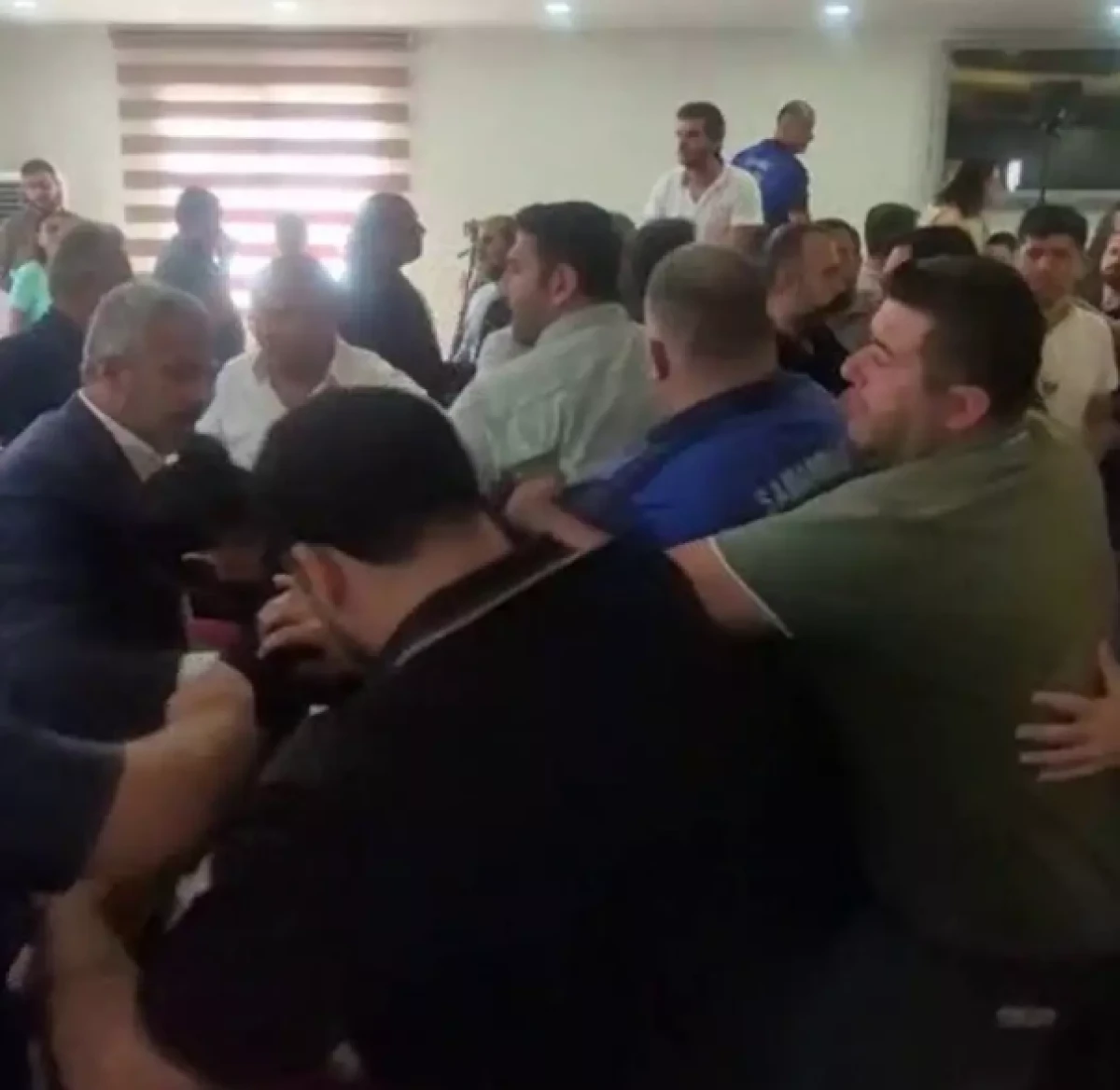 CHP'li isim TİP'li başkana küfür etti!   