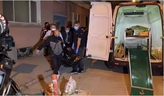 Çöp eve dönüştürdüğü dairede ölü bulundu 