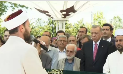 Cumhurbaşkanı Erdoğan Hacı Nimet Kaya'nın cenaze töreninde 
