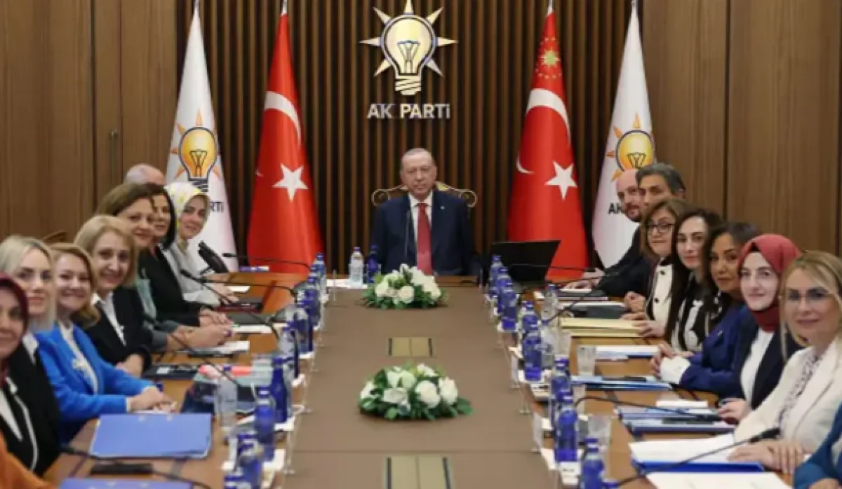 Cumhurbaşkanı Erdoğan partisinin kadın belediye başkanları ile g&ouml;r&uuml;şt&uuml;!