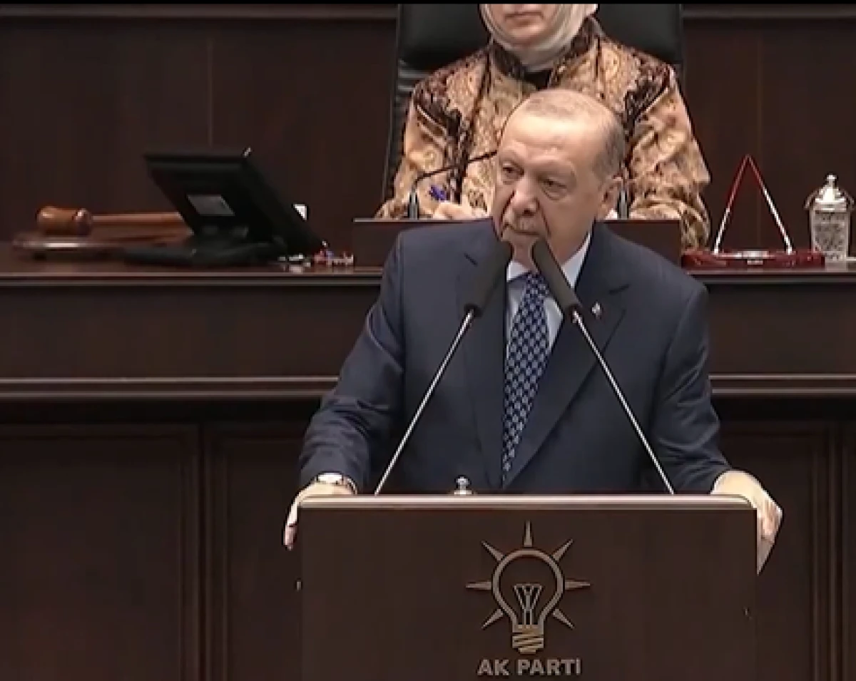 Cumhurbaşkanı Erdoğan'dan &Ouml;zg&uuml;r &Ouml;zel'e tepki: Hayırdır kiminle savaştasın?
