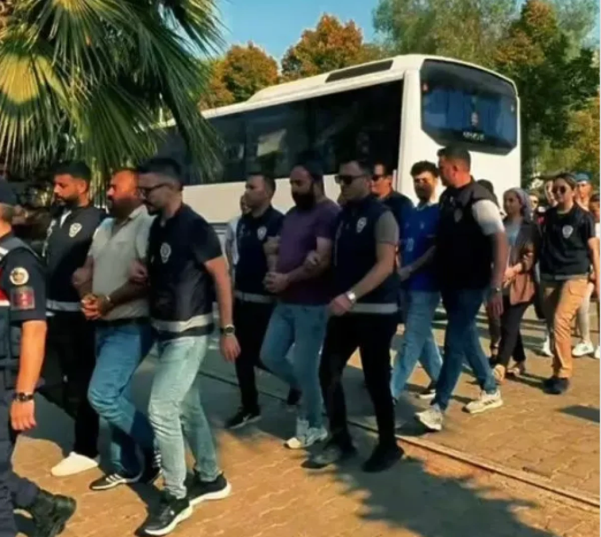 Dallas Çetesi'ne operasyon               