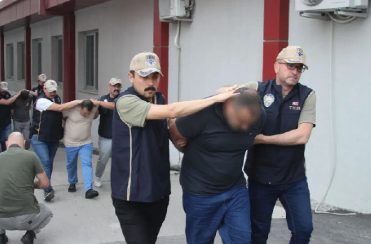 DEAŞ&rsquo;ın uyuyan h&uuml;crelerine &ouml;zel harekat destekli operasyon: 6 tutuklama