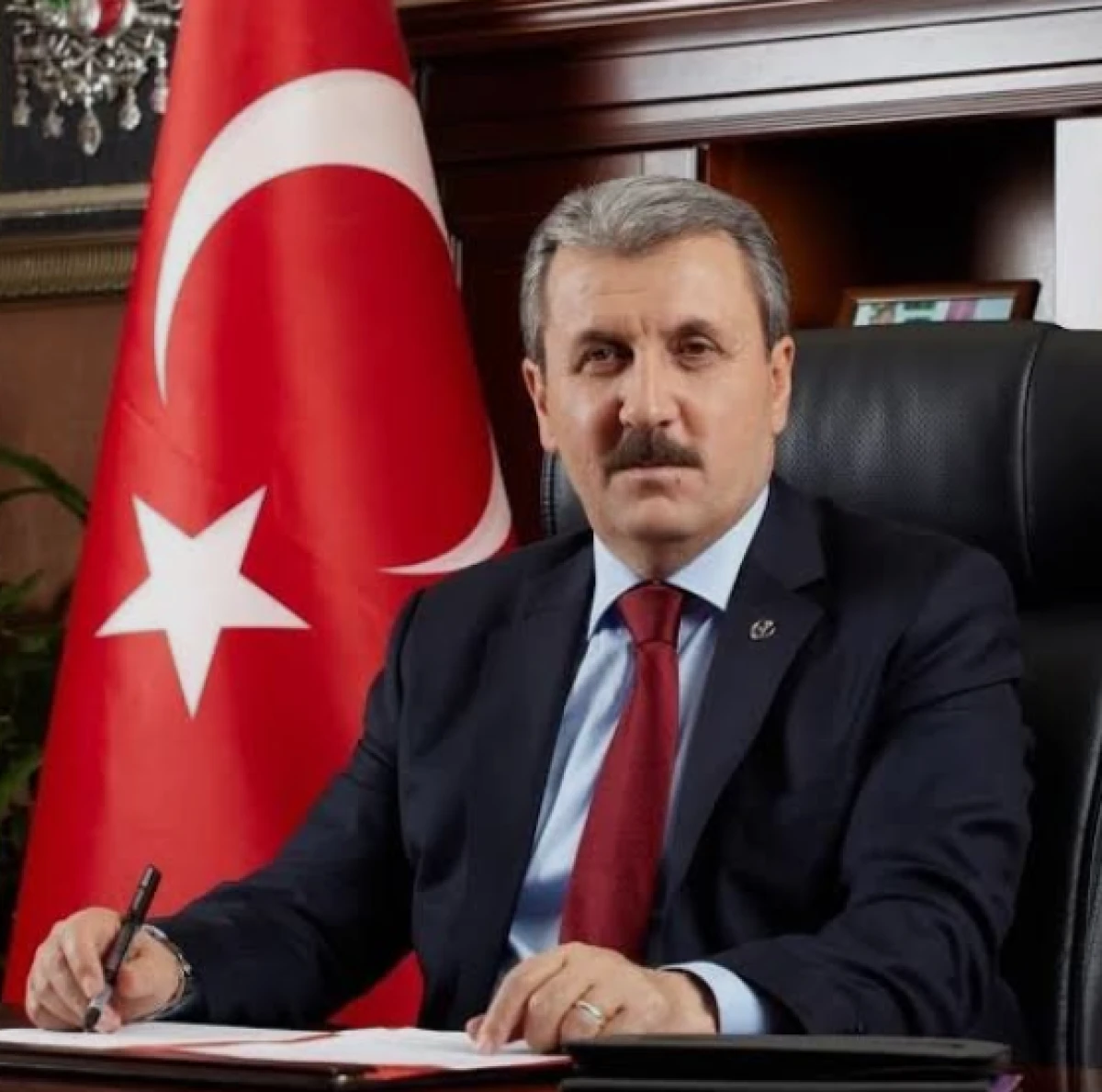 Destici: Cumhuriyet bağımsızlık ve ortak geleceğin teminatı