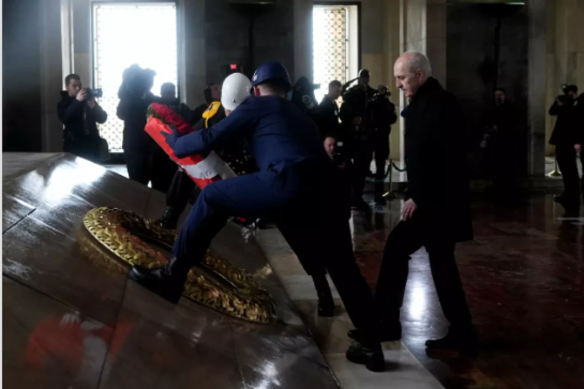 Devlet erkanı Anıtkabir'i ziyaret etti