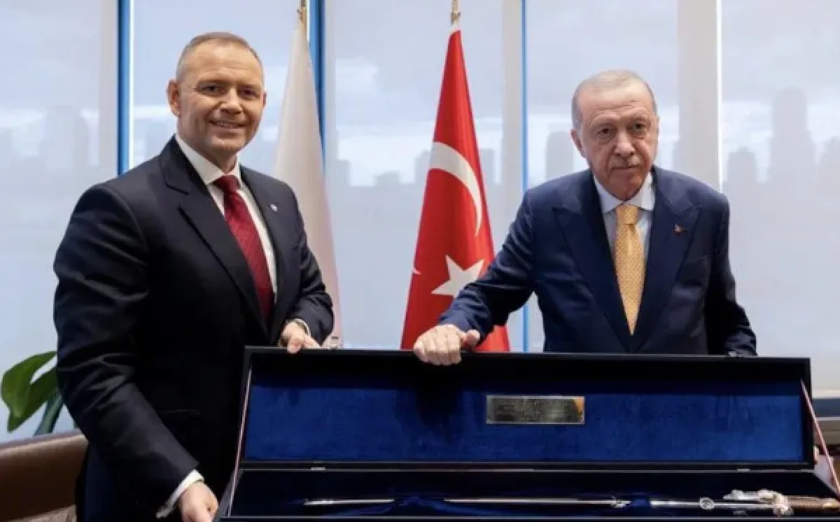 Diplomasinin keskin ucu: Erdoğan'ın silah jestine Polonya'dan tarihi karşılık!