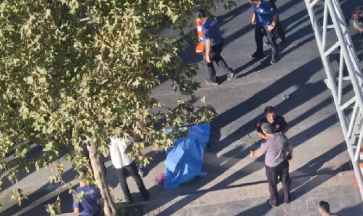 Diyarbakır'da bir kişi kaldırımda yürürken silahlı saldırıya uğradı