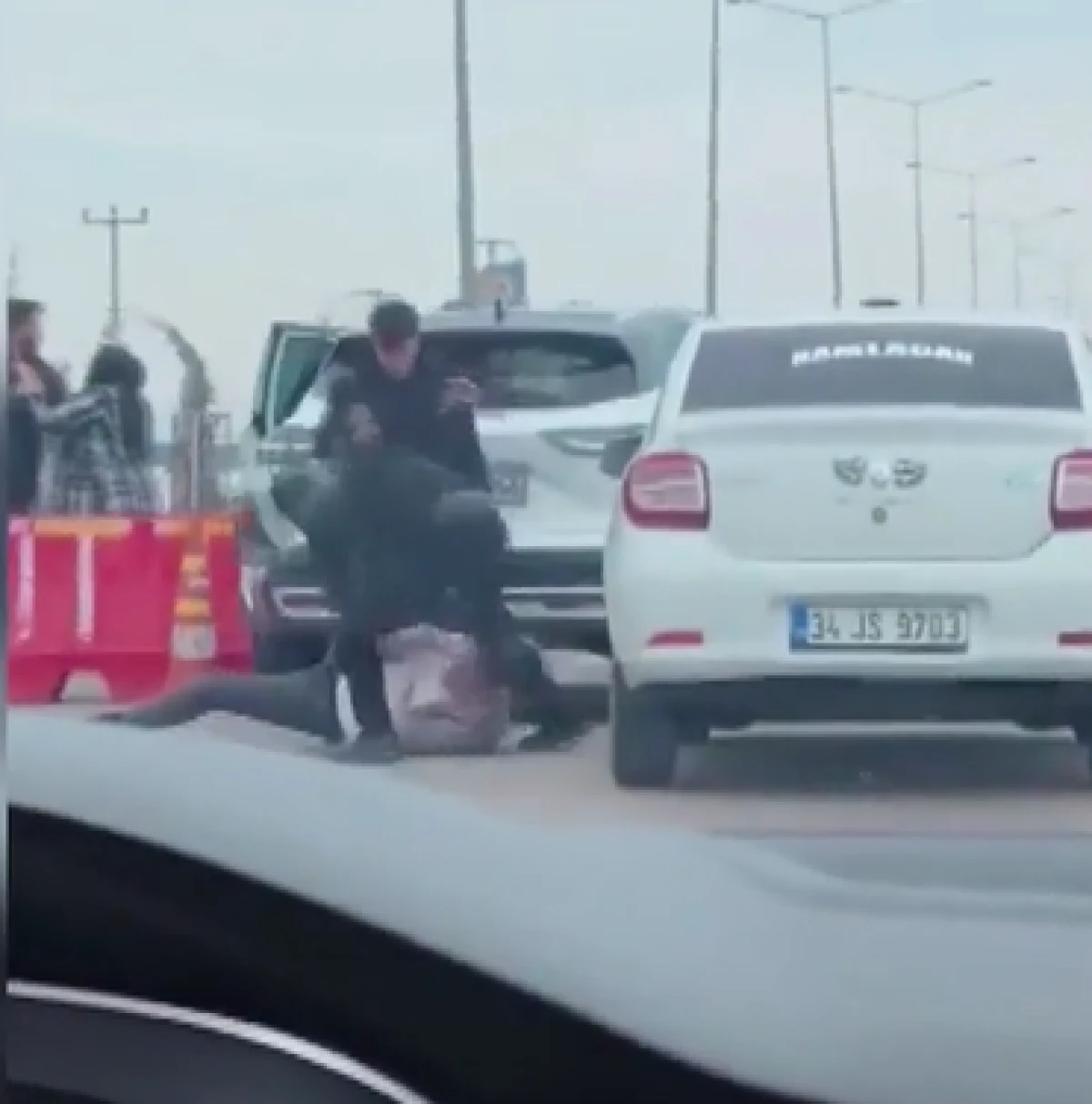 Diyarbakır&rsquo;da trafikte yol verme kavgası           