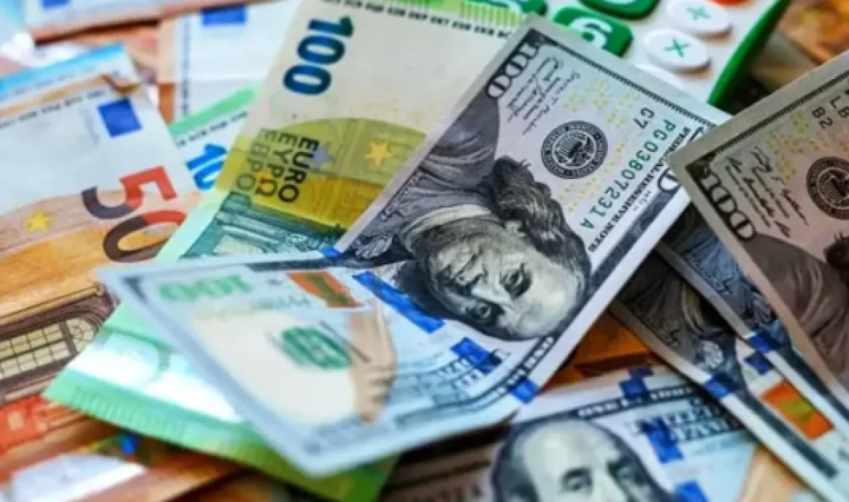 Dolar ve Euro ka&ccedil; TL oldu? İşte g&uuml;n&uuml;n ilk fiyatları..