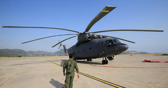 Dünyanın en büyük helikopterlerinden biri... Mi26 Marmaris'te! 2,5 saatte 100 ton su attı!