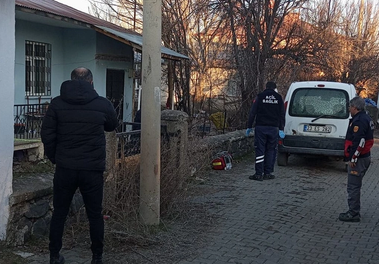 Emekli öğretmen önce mezarını hazırladı sonra kendini astı