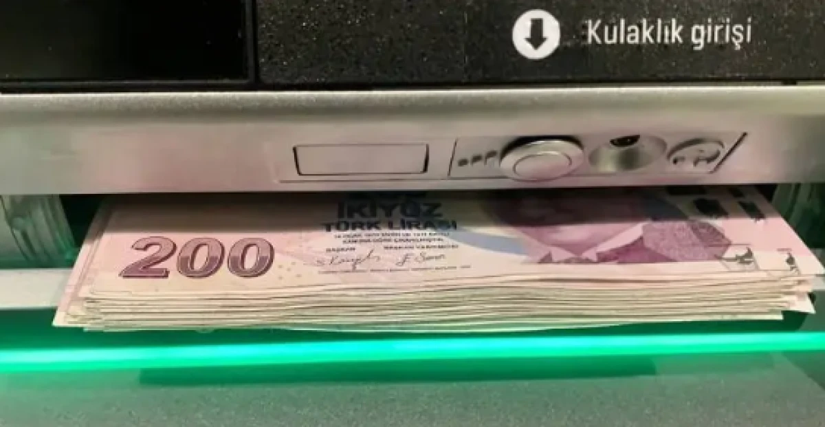 Emeklilere zamlı maaş &ouml;demeleri başlıyor! Taban aylık alanlar dikkat