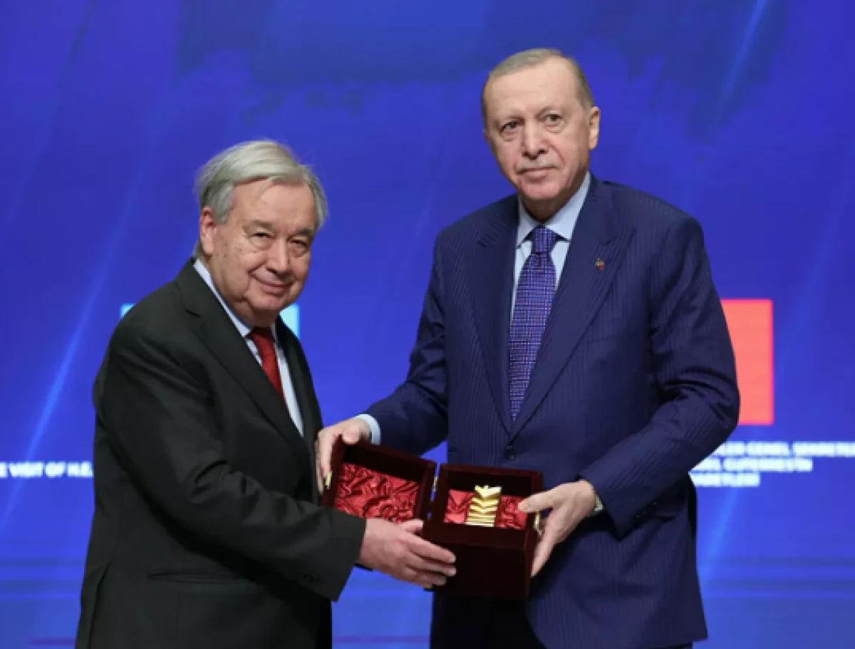 Emniyet'te d&ouml;n&uuml;ş&uuml;m sinyali                   