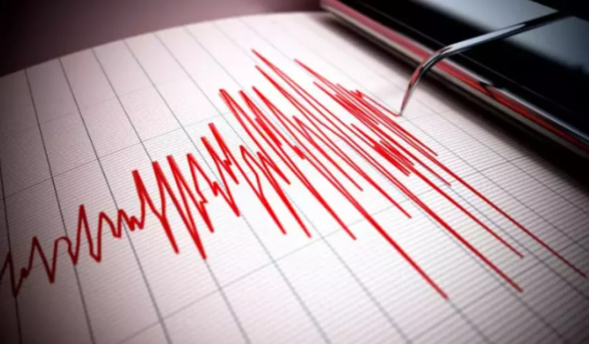 Endonezya'da 7,4 b&uuml;y&uuml;kl&uuml;ğ&uuml;nde deprem          