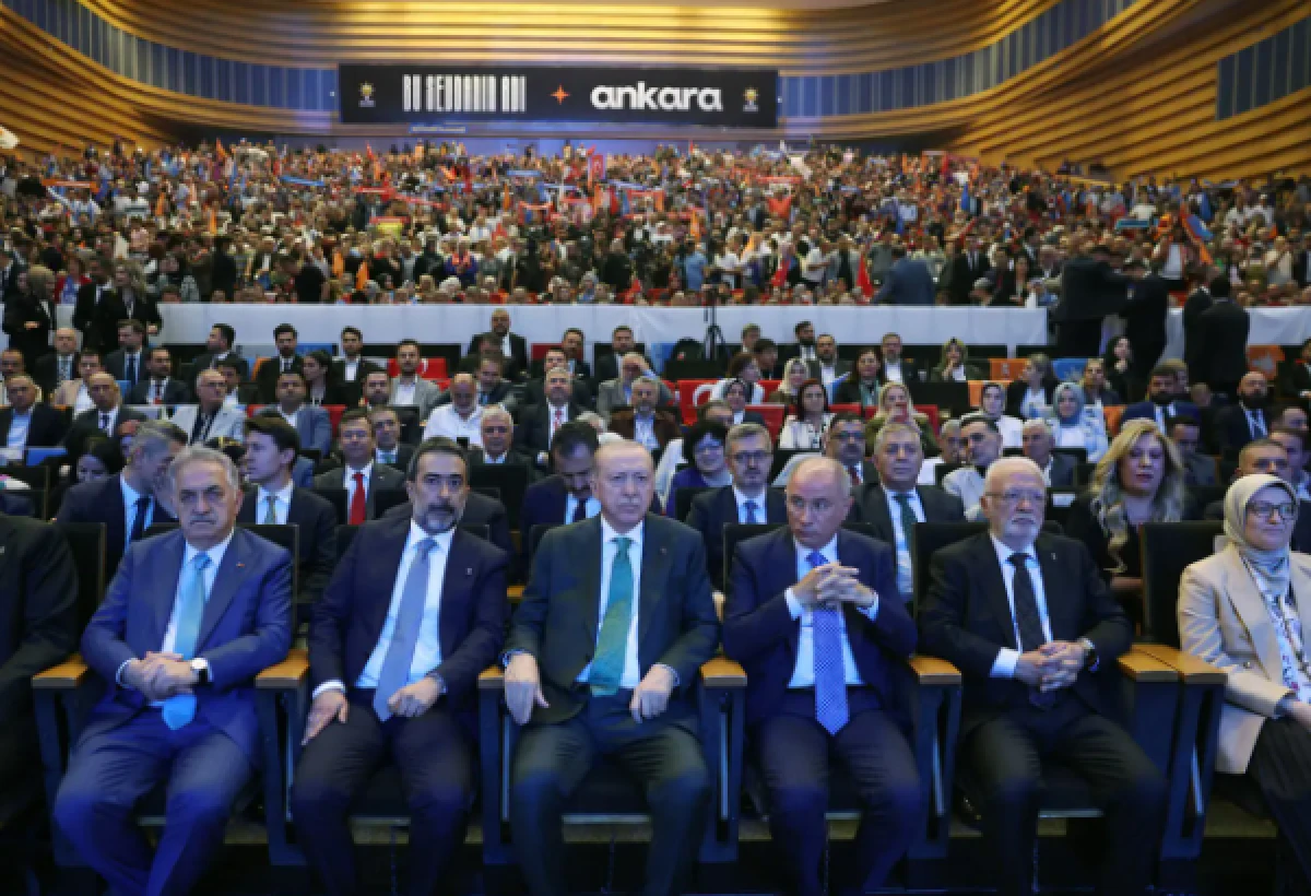 Erdoğan'dan CHP'ye g&ouml;nderme: Kronikleşmiş vizyon sorunlarını &ccedil;&ouml;zemedik!