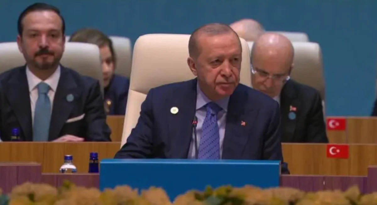 Erdoğan'dan TDT zirvesinde &ouml;nemli mesaj: T&uuml;rk D&uuml;nyası'nda ayrılığa yer yoktur