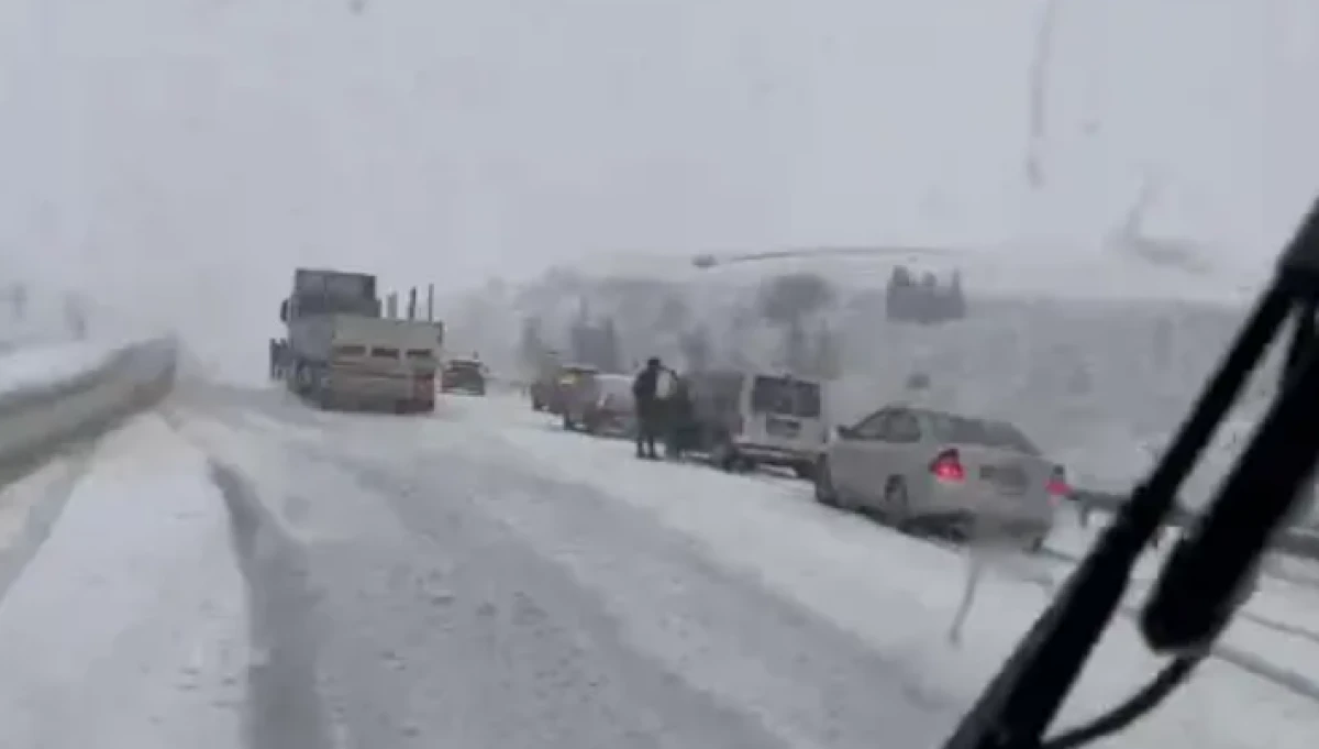 Erzurum&rsquo;da kar s&uuml;rprizi: Mayıs ayında lapa lapa yağdı