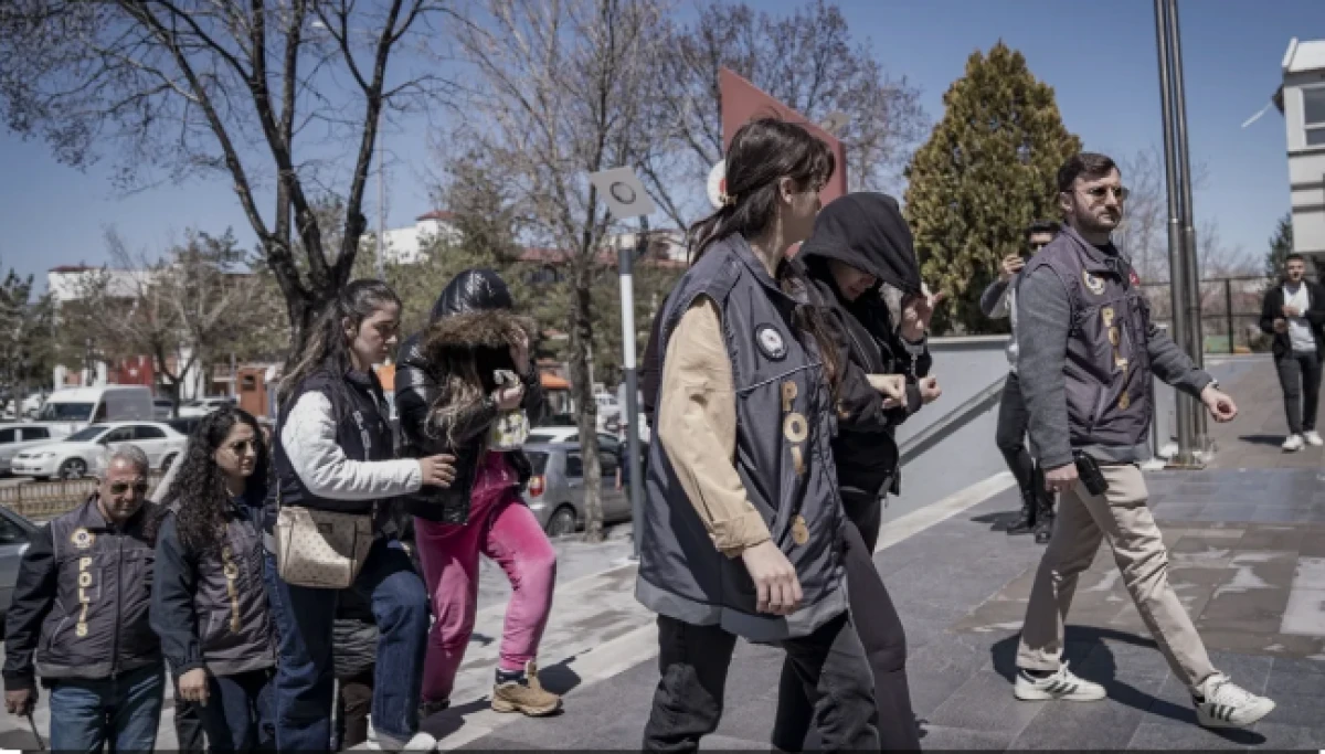 Erzurum'da masaj salonlarına fuhuş operasyonu! Yakalandılar