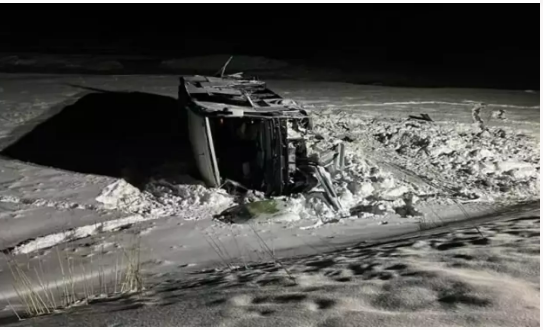 Erzurum'da yolcu otobüsünün devrildiği kazada 37 kişi yaralandı