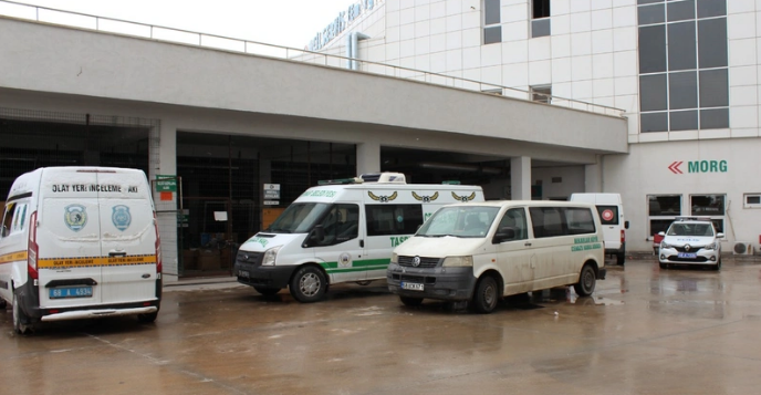 Eski belediye başkanı evinin penceresinden düştü