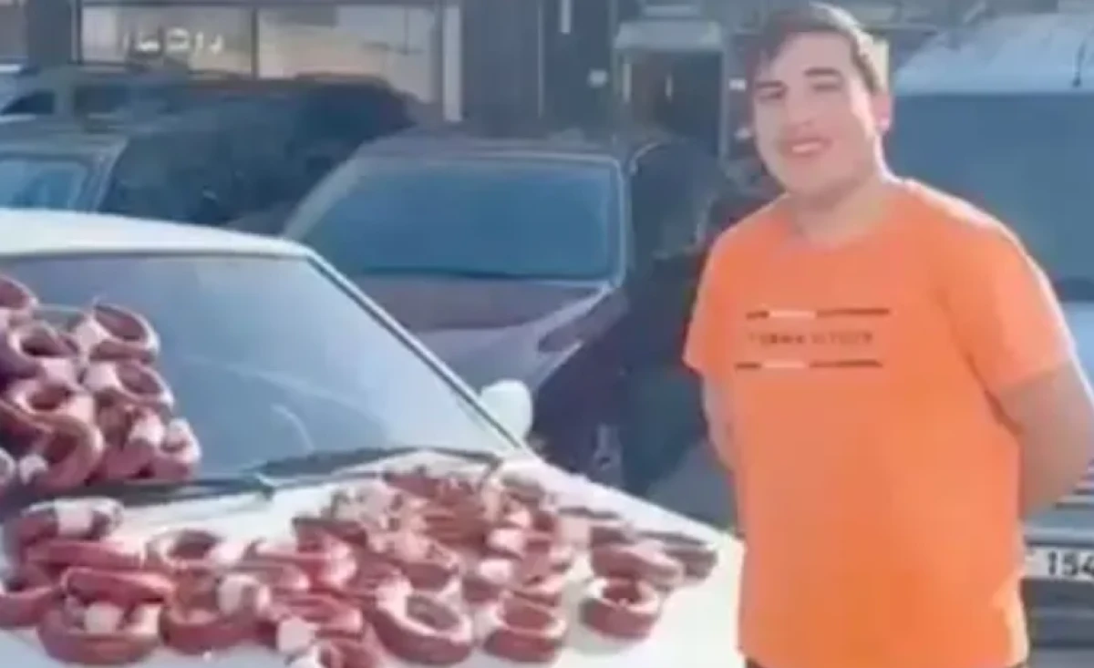 Eskişehir'de ilgin&ccedil; ticaret! Aracını 100 kilo sucukla takas etti