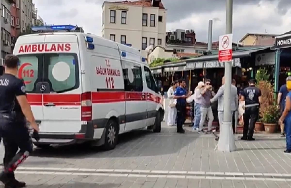 Fatih'te silahlı &ccedil;atışma: &Ouml;l&uuml; ve yaralılar var
