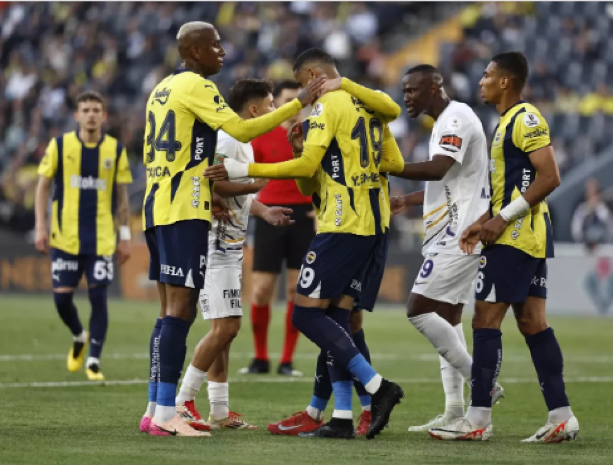 Fenerbah&ccedil;e, 5 eksikle Ey&uuml;pspor'a konuk olacak 