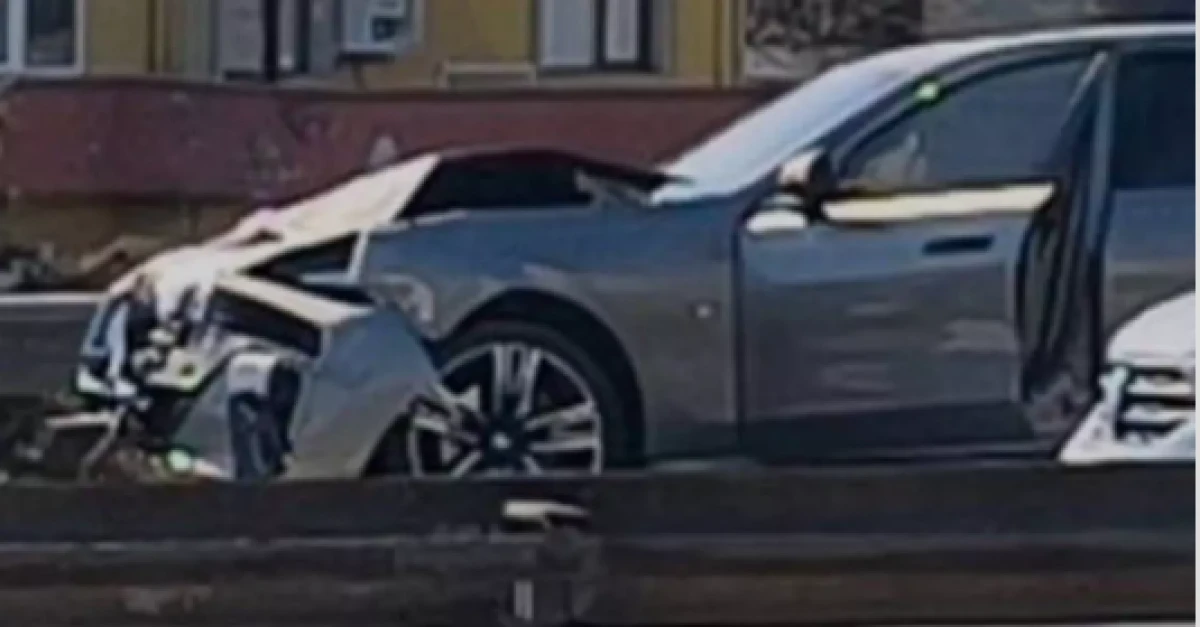 Fenerbah&ccedil;e Başkanı Sadettin Saran trafik kazası ge&ccedil;irdi          