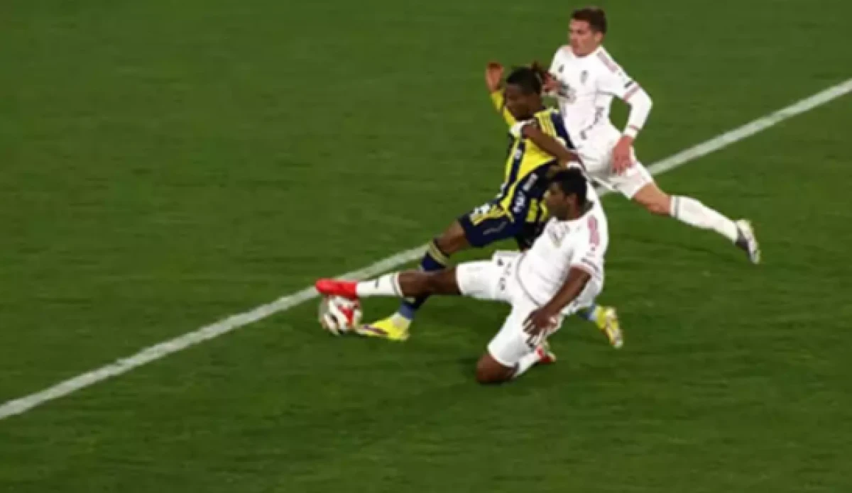 Fenerbah&ccedil;e-Beşiktaş ma&ccedil;ındakiFenerbah&ccedil;e-Beşikta i&ccedil;in IFAB ne diyor  