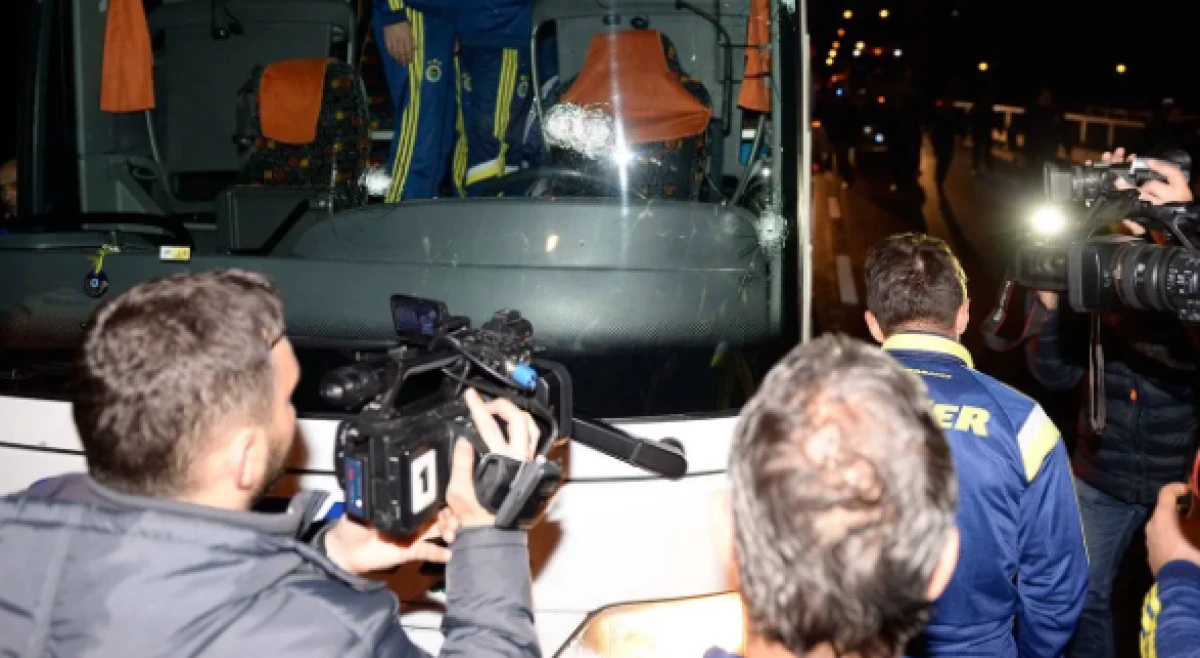 Fenerbah&ccedil;e otob&uuml;s&uuml;ne saldırı soruşturmasında yeni gelişme: 5 ş&uuml;pheli yakalandı!