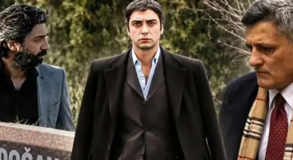 FET&Ouml;, senaryoya mı sızdı? Kurtlar Vadisi&rsquo;nin direkt&ouml;r&uuml;, 3 kişinin ismini verdi