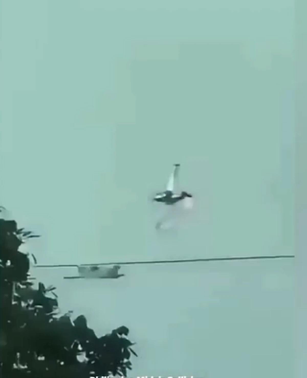 Filipinler'de 2 askeri eğitim u&ccedil;ağı havada &ccedil;arpıştı! 4 pilot hayatını kaybetti