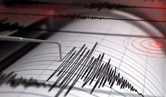 Filipinler'de 7 büyüklüğünde deprem          
