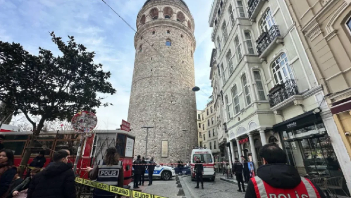 Galata Kulesi'nde intihar.                     