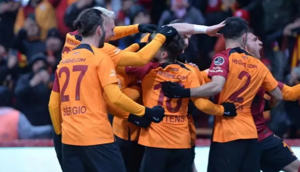 Galatasaray gözünü Fenerbahçe'nin rekoruna dikti! 