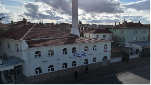  Gençlerden camiye müthiş pankart         