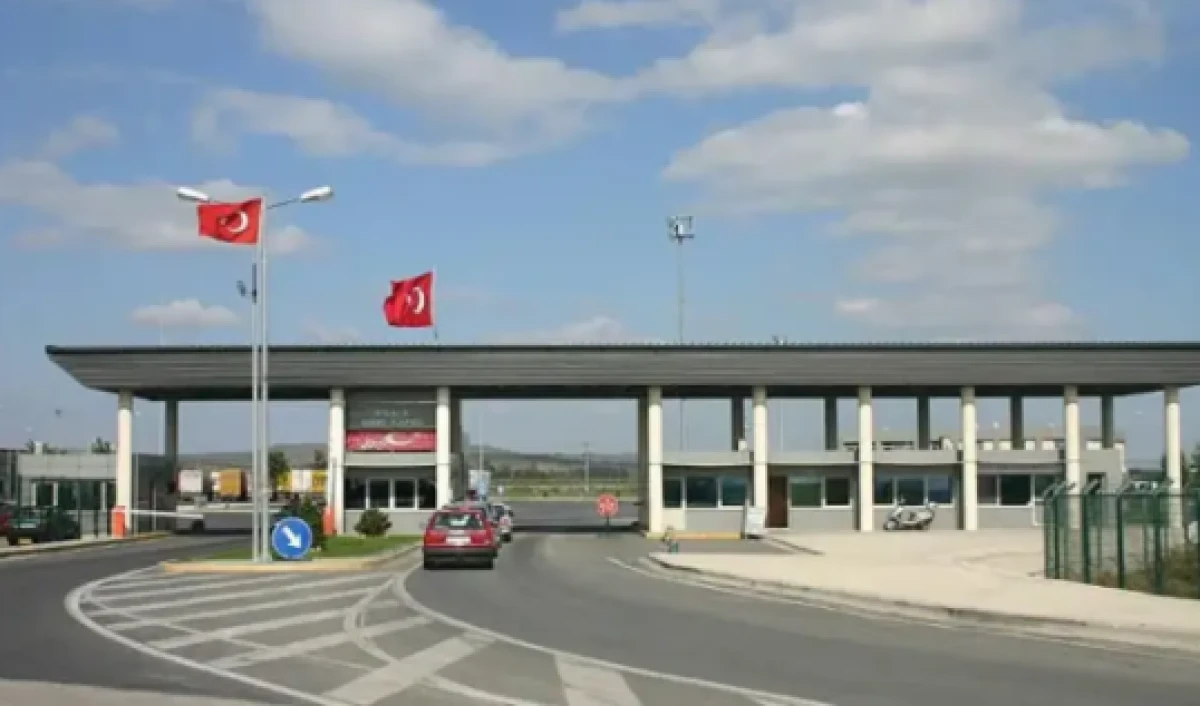 G&uuml;mr&uuml;k kapılarında &ccedil;ile resmen bitti: Milyonlarca gurbet&ccedil;i i&ccedil;in yeni d&ouml;nem başladı